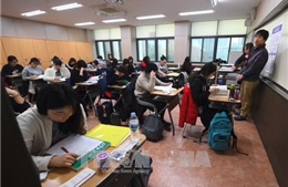 Học quá tải, học sinh Hàn Quốc thiếu ngủ báo động  